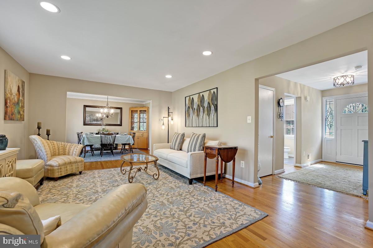 RESTON - Residential