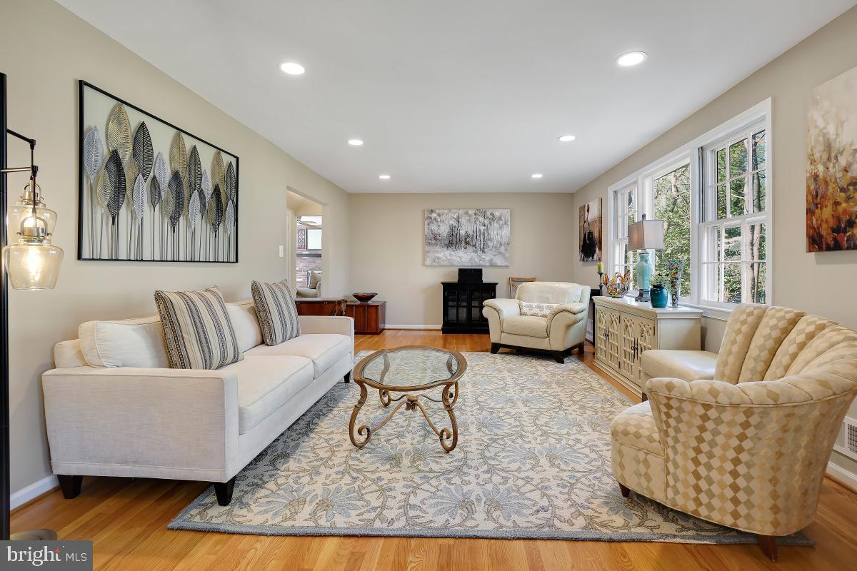 RESTON - Residential