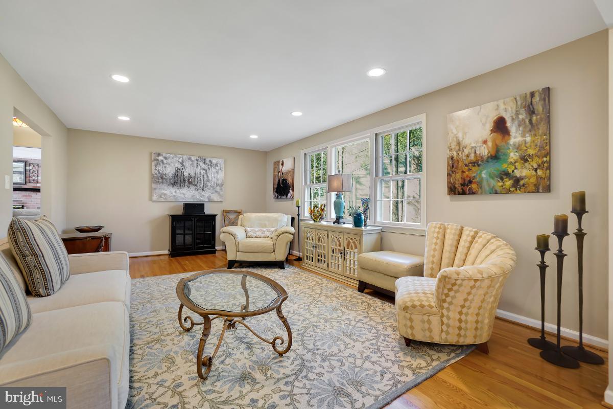 RESTON - Residential