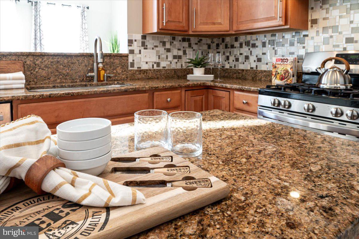 SHAMROCK MANOR - Residential