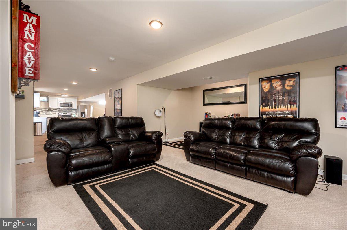 SHAMROCK MANOR - Residential