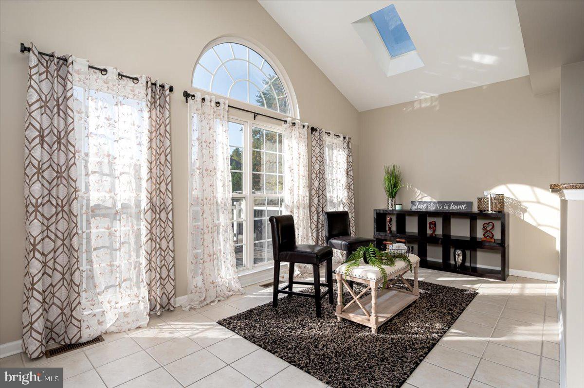 SHAMROCK MANOR - Residential