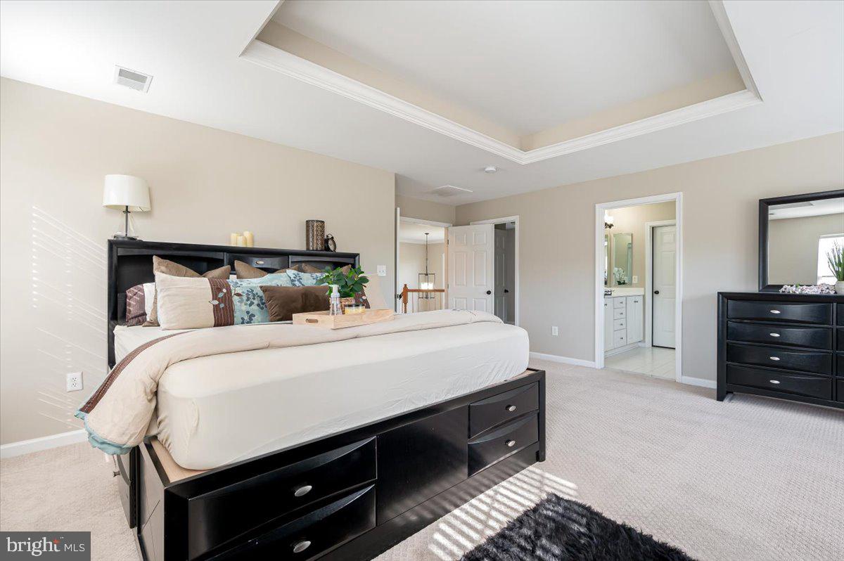 SHAMROCK MANOR - Residential