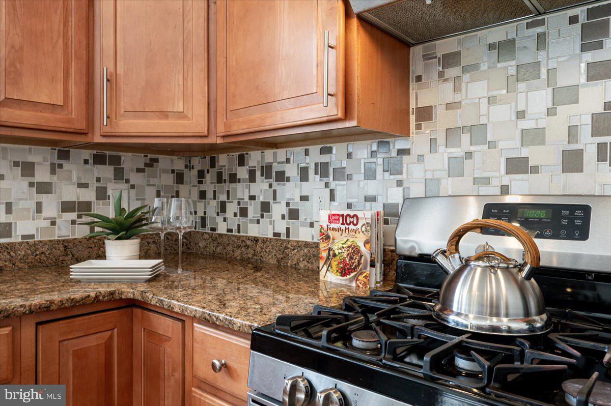 SHAMROCK MANOR - Residential