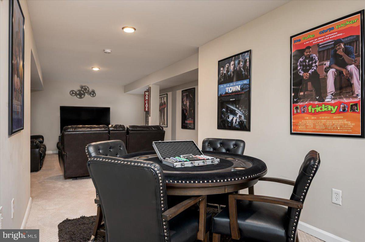 SHAMROCK MANOR - Residential