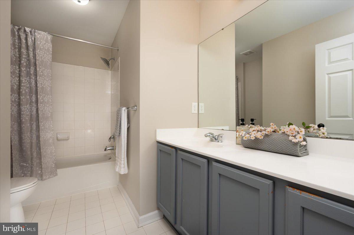 SHAMROCK MANOR - Residential