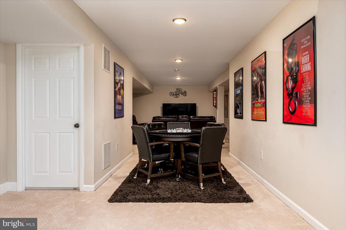 SHAMROCK MANOR - Residential