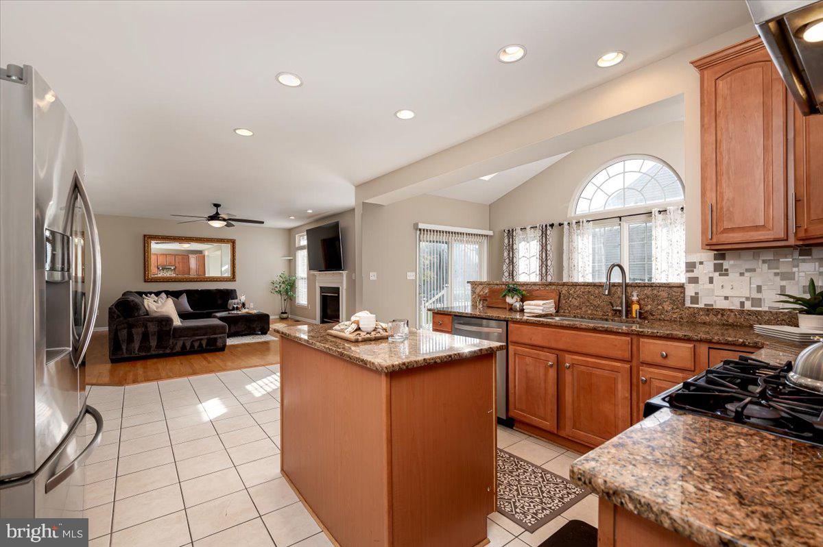 SHAMROCK MANOR - Residential