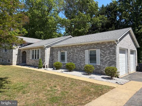 Homes For Sale - 11586 Winnebago Lane<br/> LUSBY, MD 20657