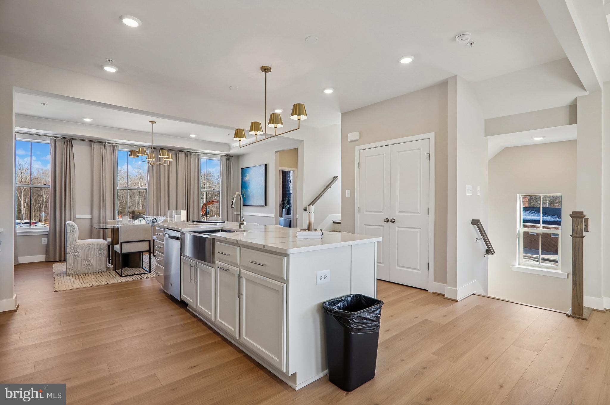 MANNING SQUARE TOWNS - Residential