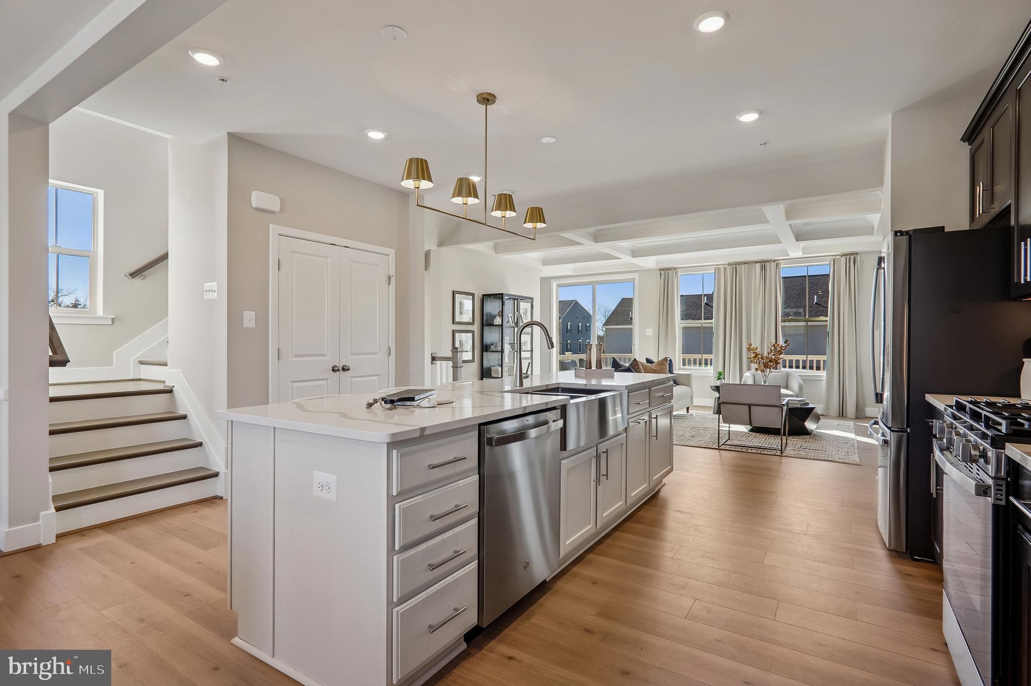 MANNING SQUARE TOWNS - Residential