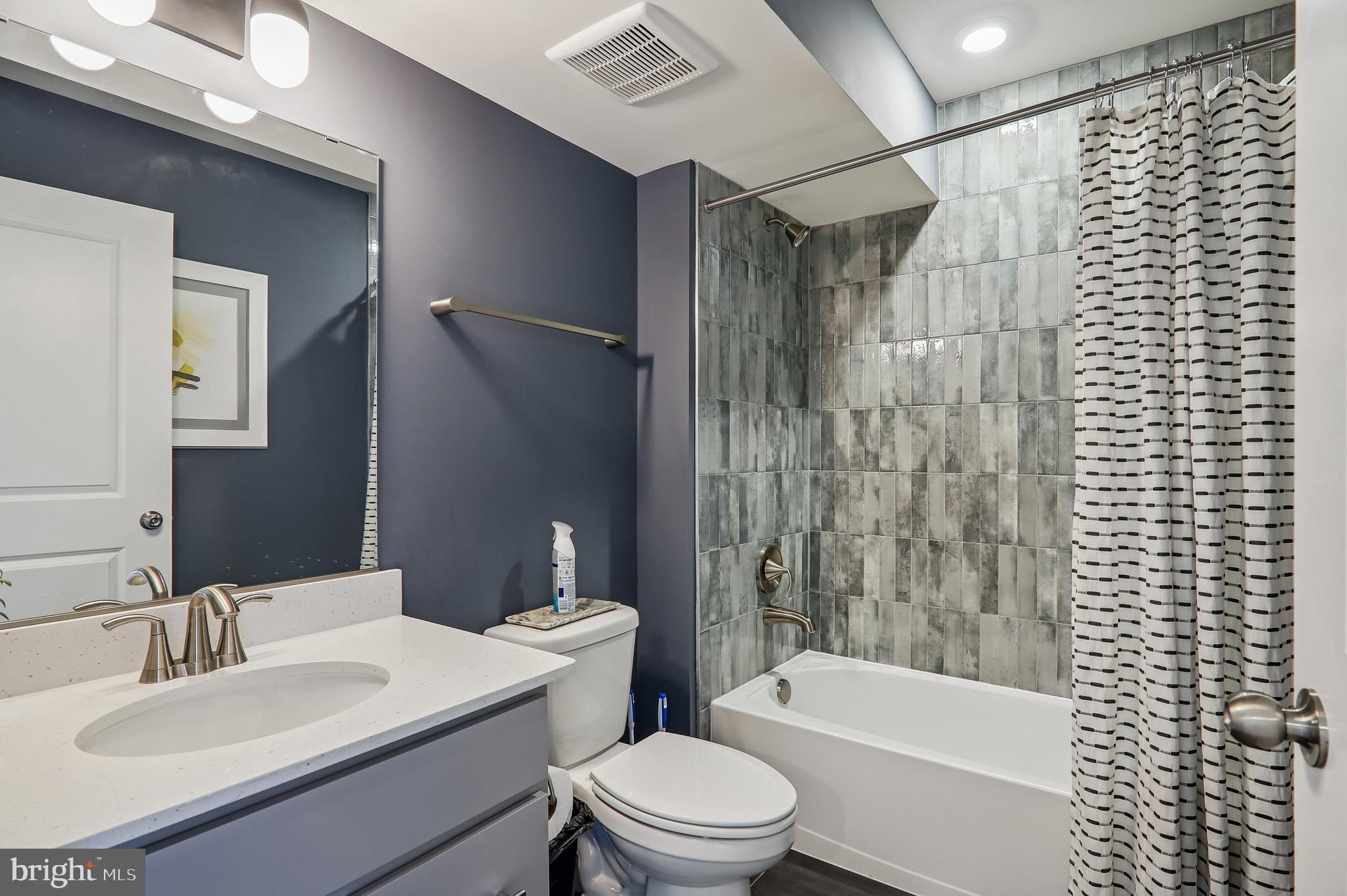 MANNING SQUARE TOWNS - Residential