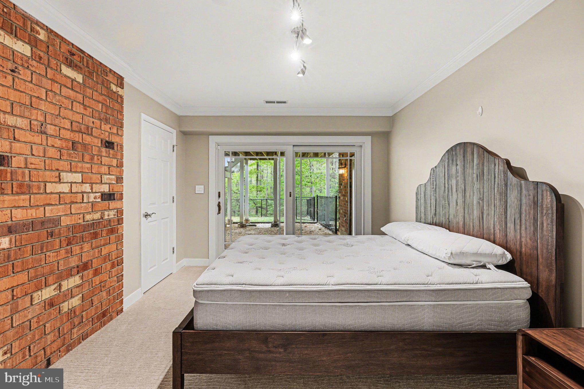 RIVER BLUFFS - Residential