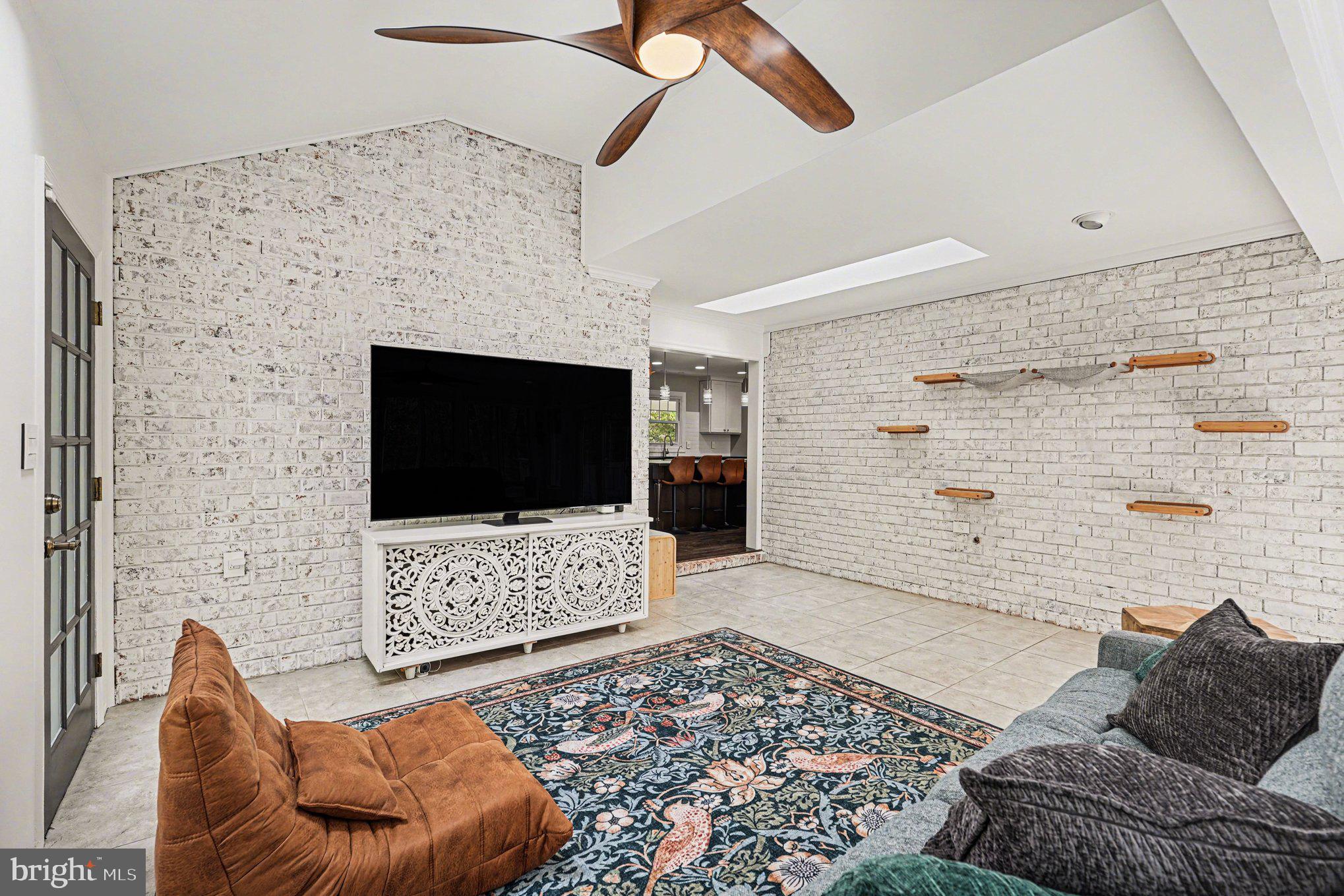 RIVER BLUFFS - Residential