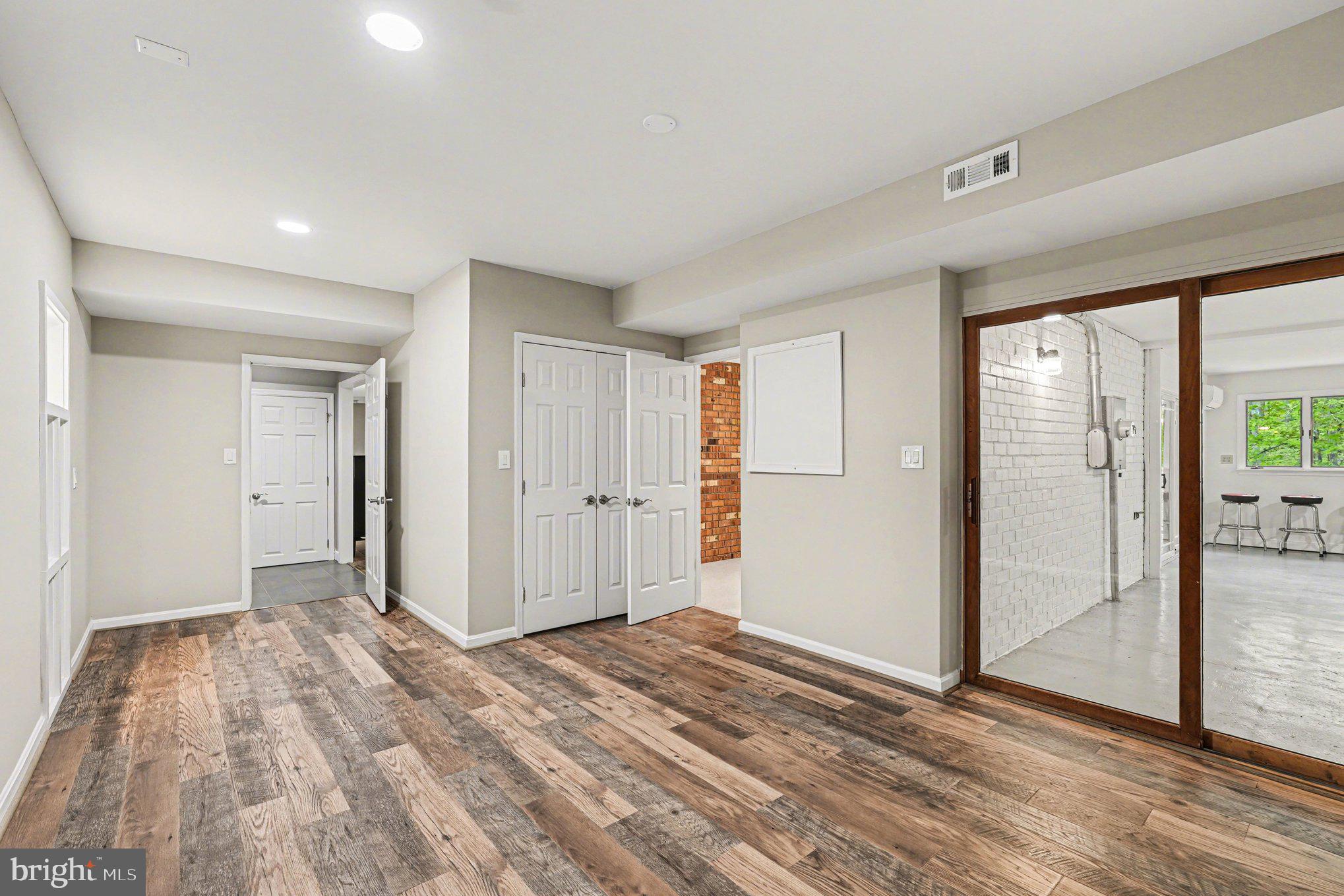 RIVER BLUFFS - Residential