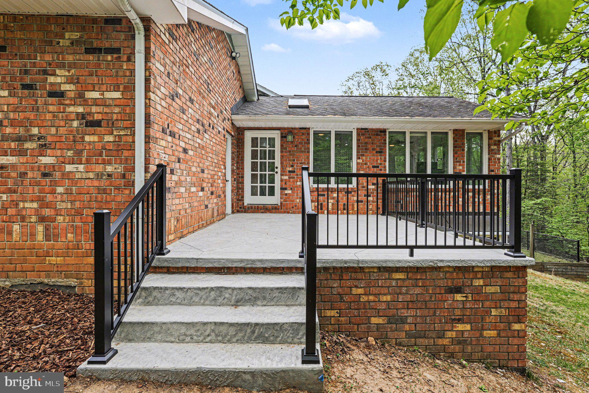 RIVER BLUFFS - Residential