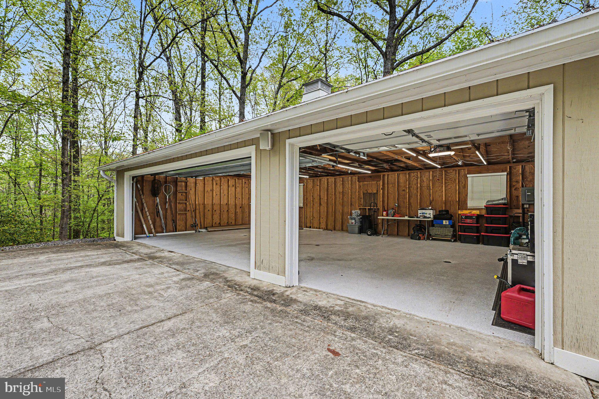 RIVER BLUFFS - Residential