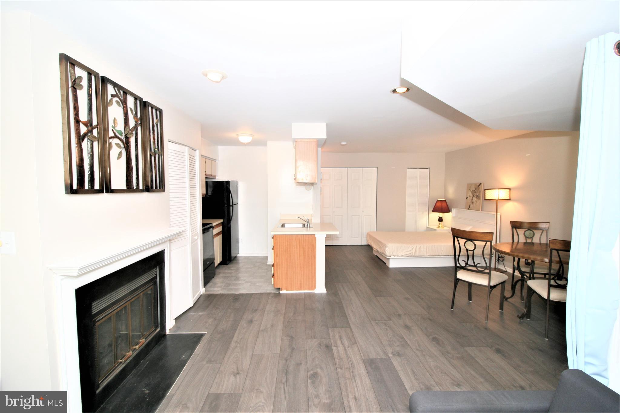 CHRISTOPHER COURT - Residential Lease