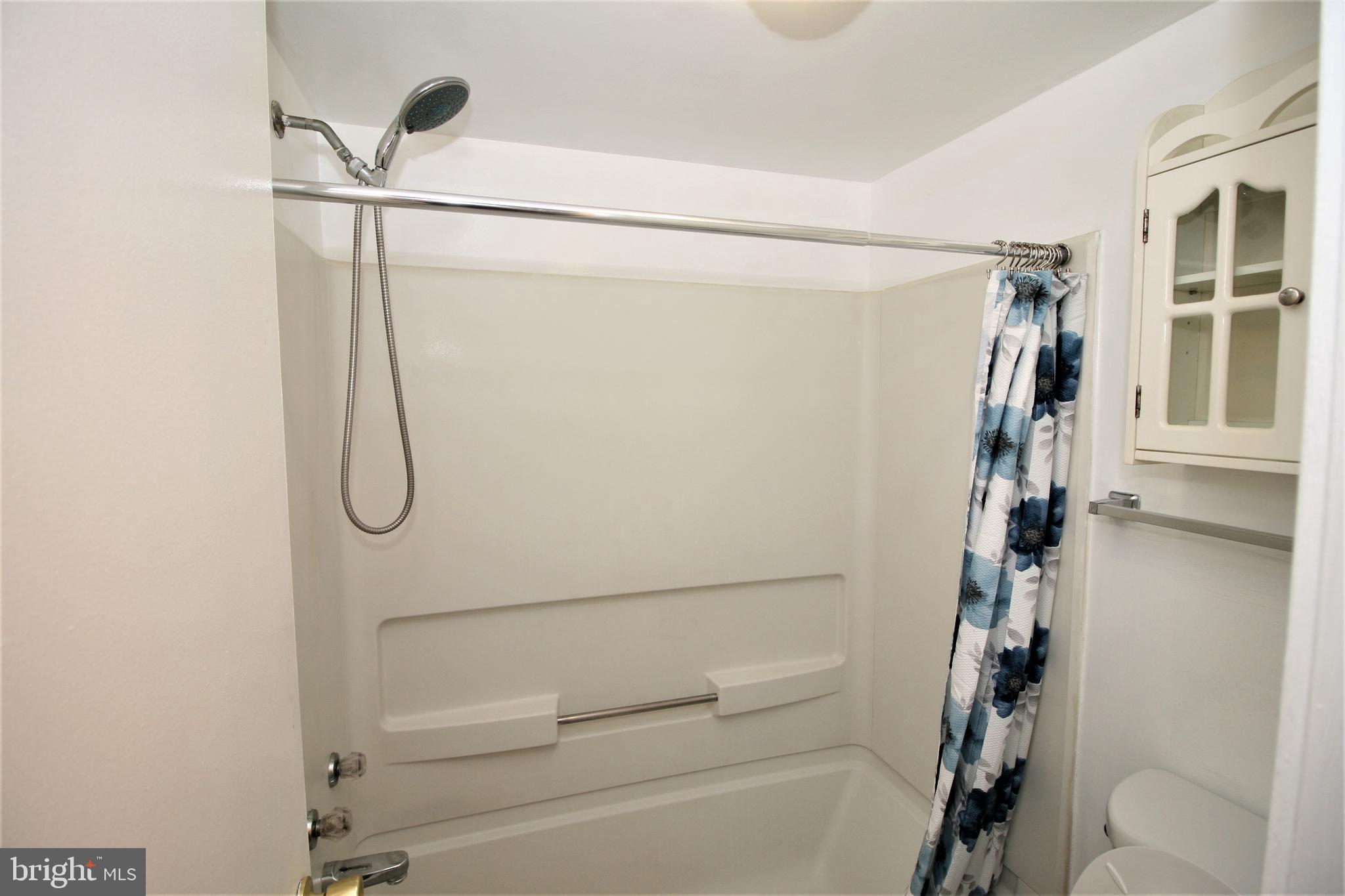 CHRISTOPHER COURT - Residential Lease