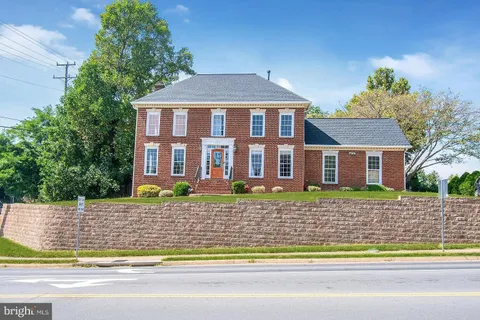 2906 Cedar Lane, Vienna, VA MLS: VAFX2222890