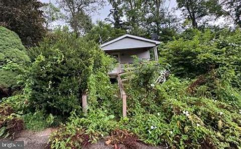 84 CONEWAGO PARK DRIVE EAST BERLIN PA 17316