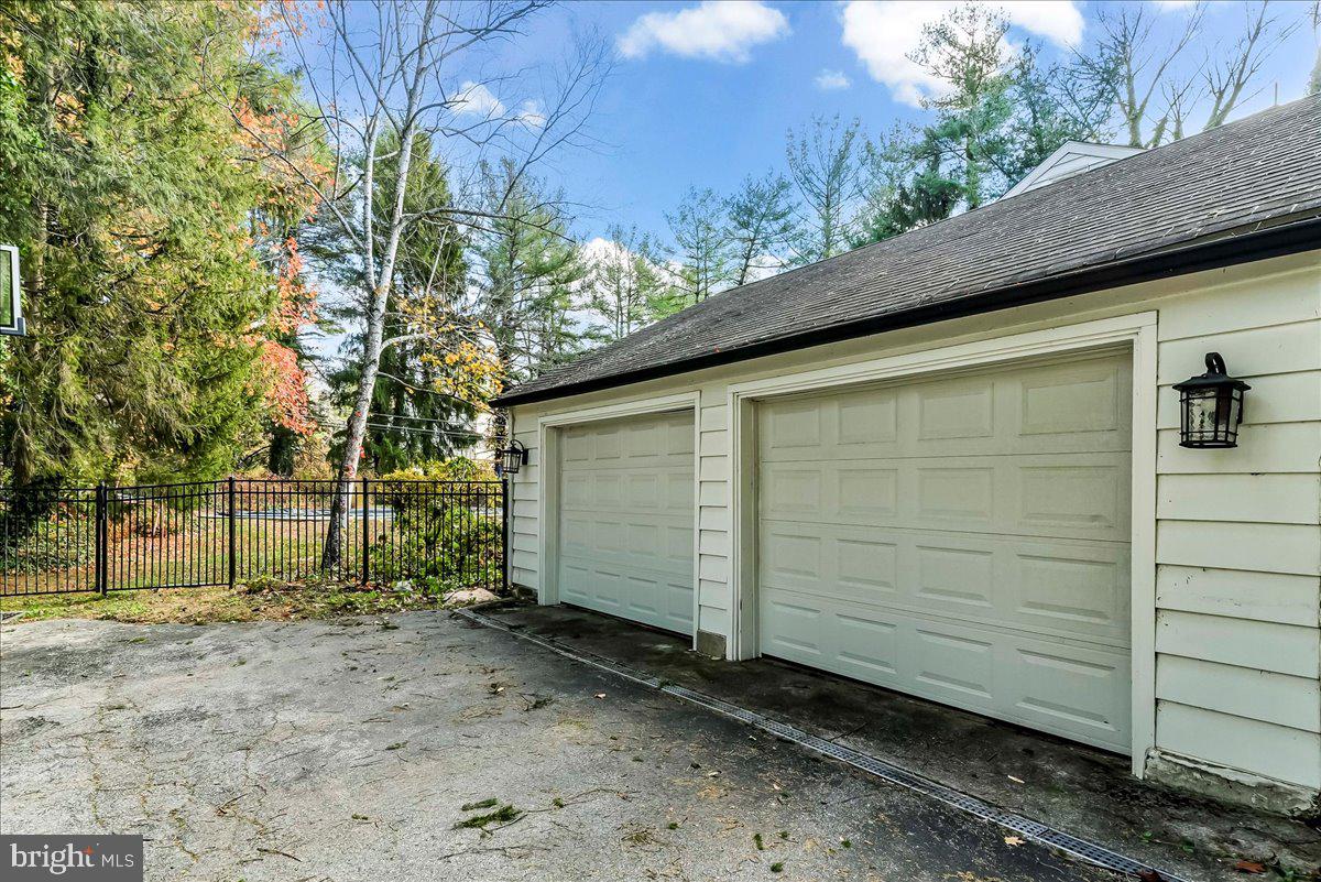 ROLLING MEADOW EST - Residential