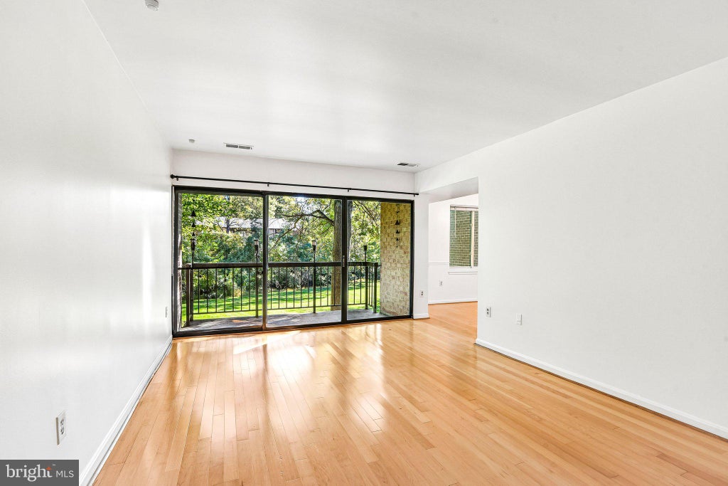Photo of 3103 Buccaneer Court #102, FAIRFAX, VA 22031 (MLS # VAFX2347360)