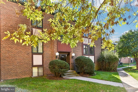 Photo of 3103 Buccaneer Court #102, FAIRFAX, VA 22031 (MLS # VAFX2347360)