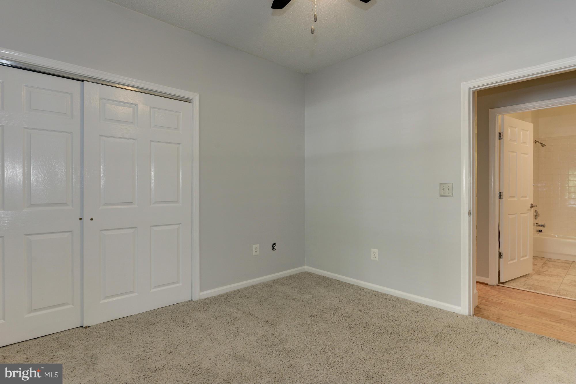 EDGEWATER AT TOWN CENTER - Residential