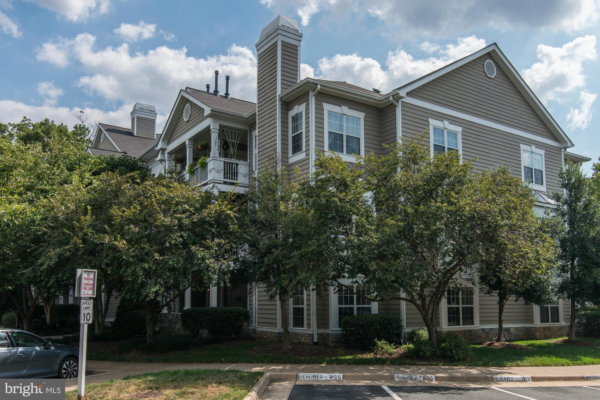 EDGEWATER AT TOWN CENTER - Residential