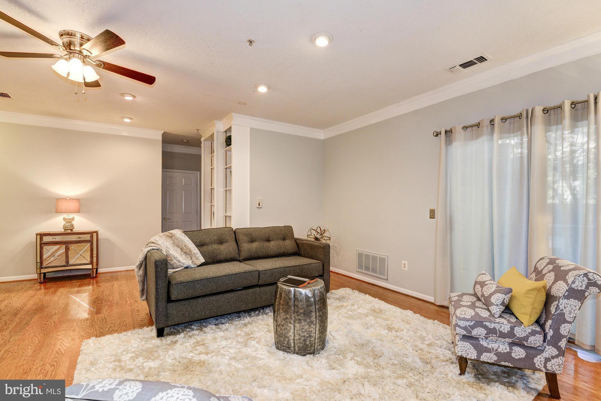 EDGEWATER AT TOWN CENTER - Residential