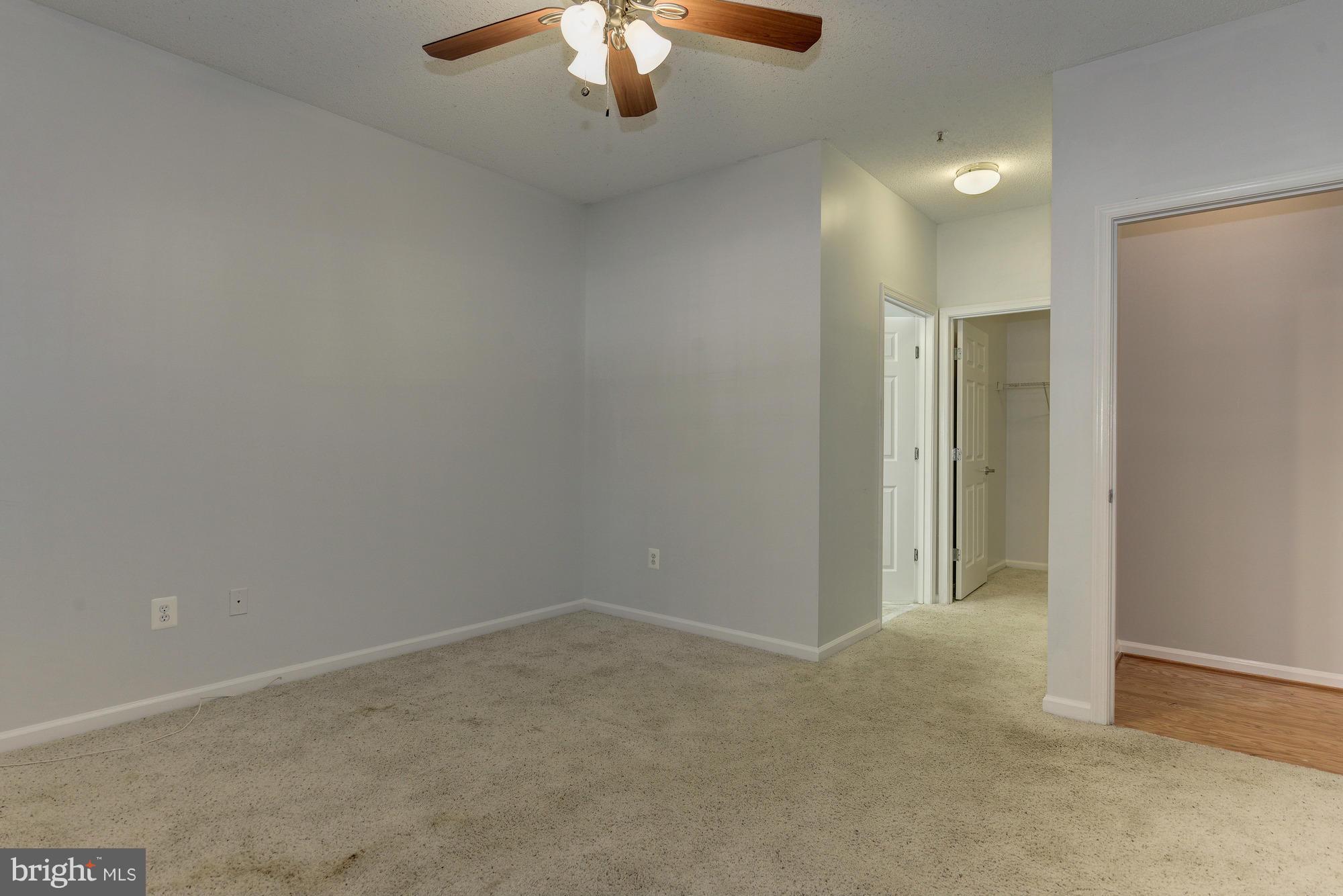 EDGEWATER AT TOWN CENTER - Residential