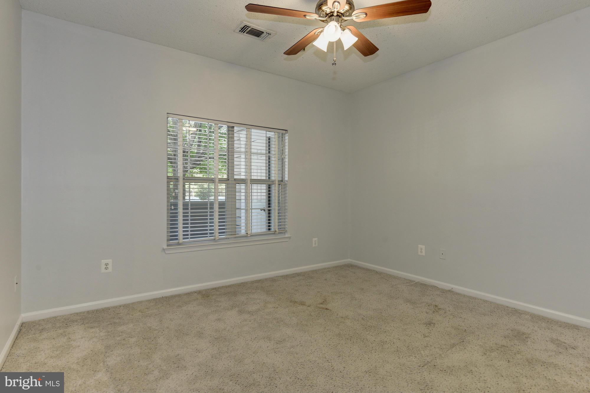 EDGEWATER AT TOWN CENTER - Residential