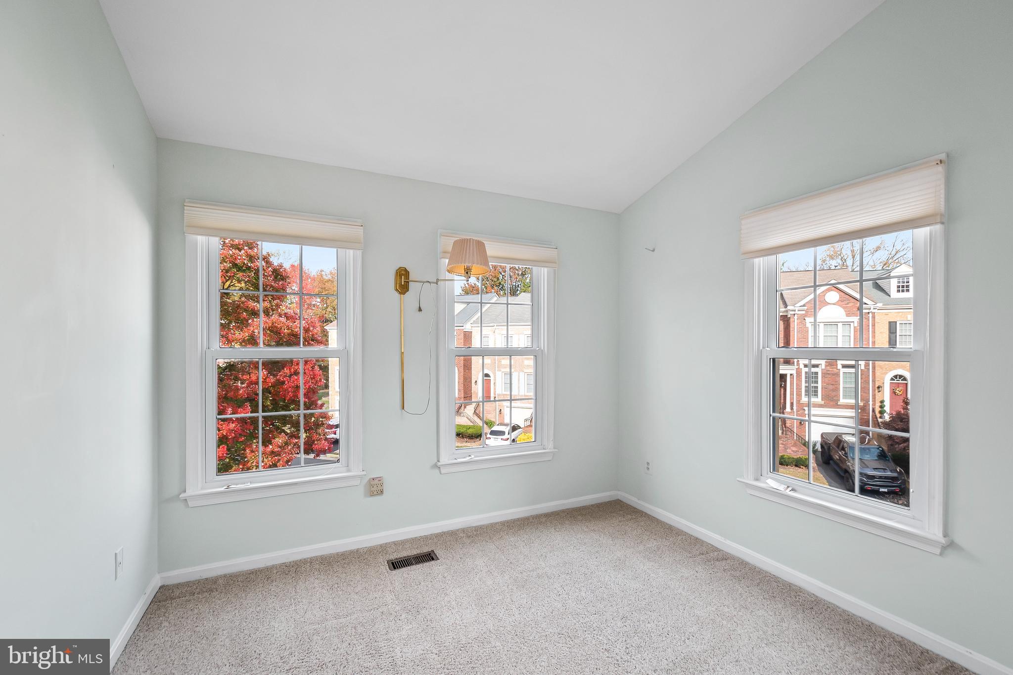 DAVENTRY PARK - Residential