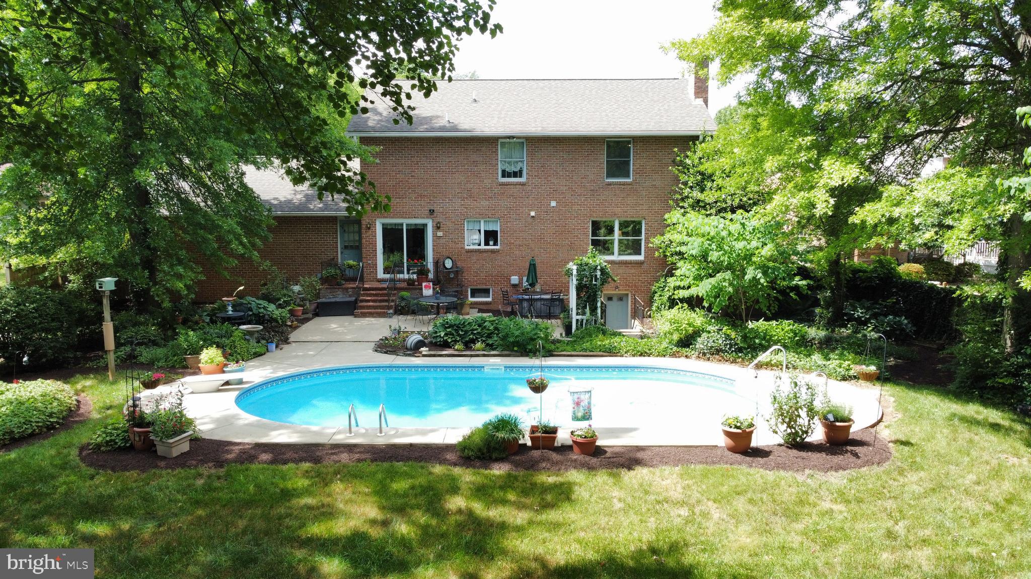 CLOVERDALE - Residential