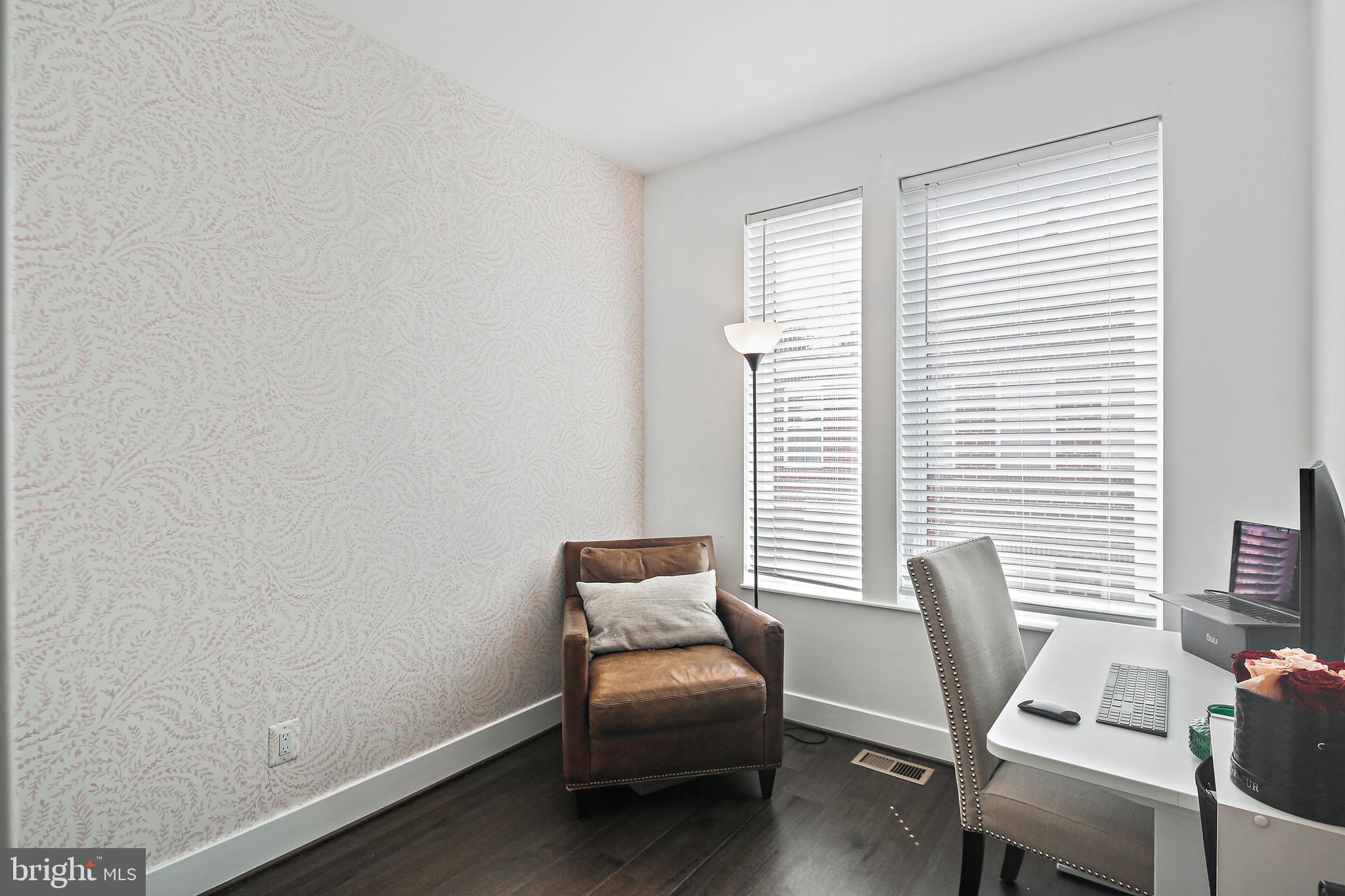 LOCUST POINT - Residential