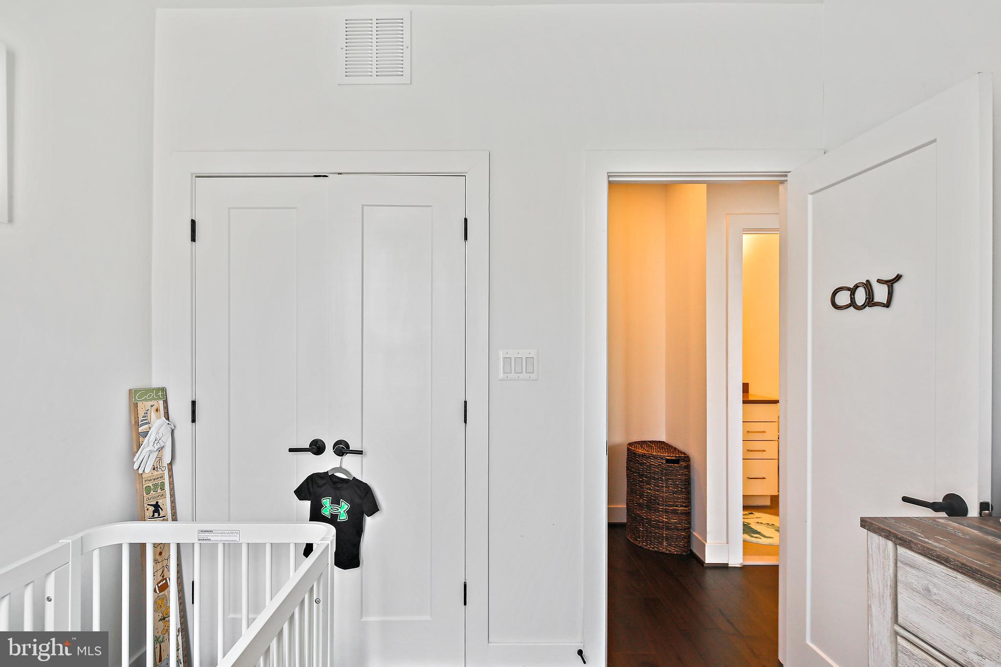 LOCUST POINT - Residential