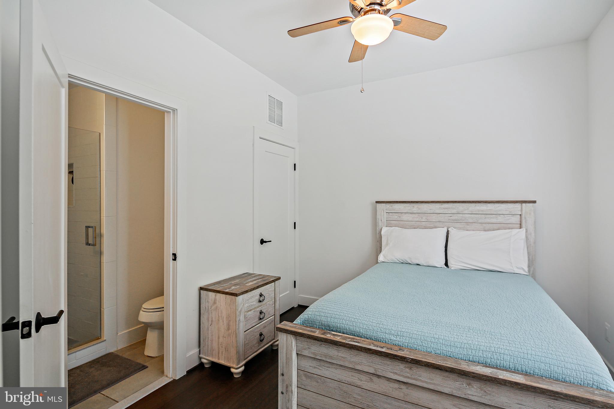 LOCUST POINT - Residential