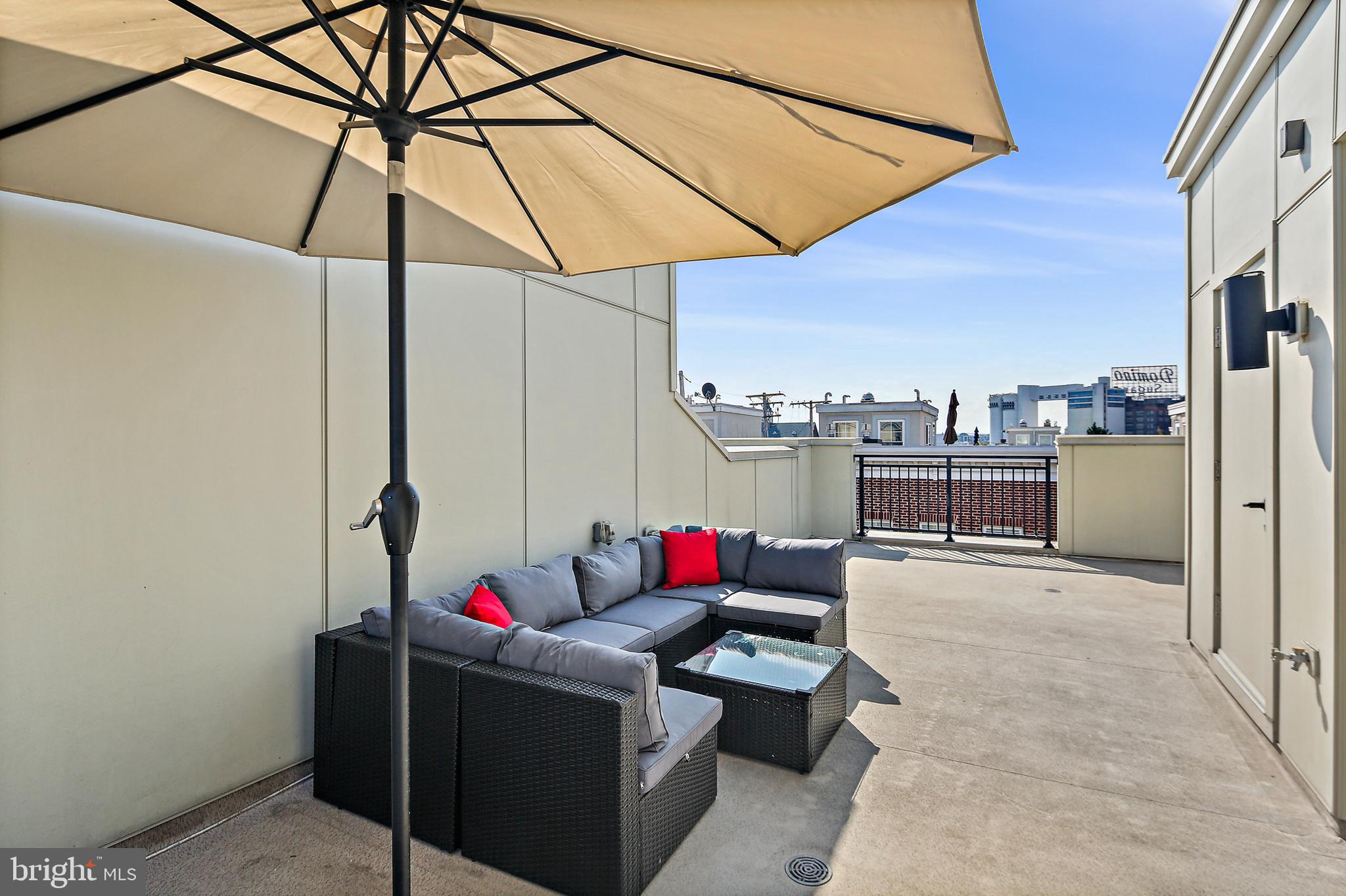 LOCUST POINT - Residential