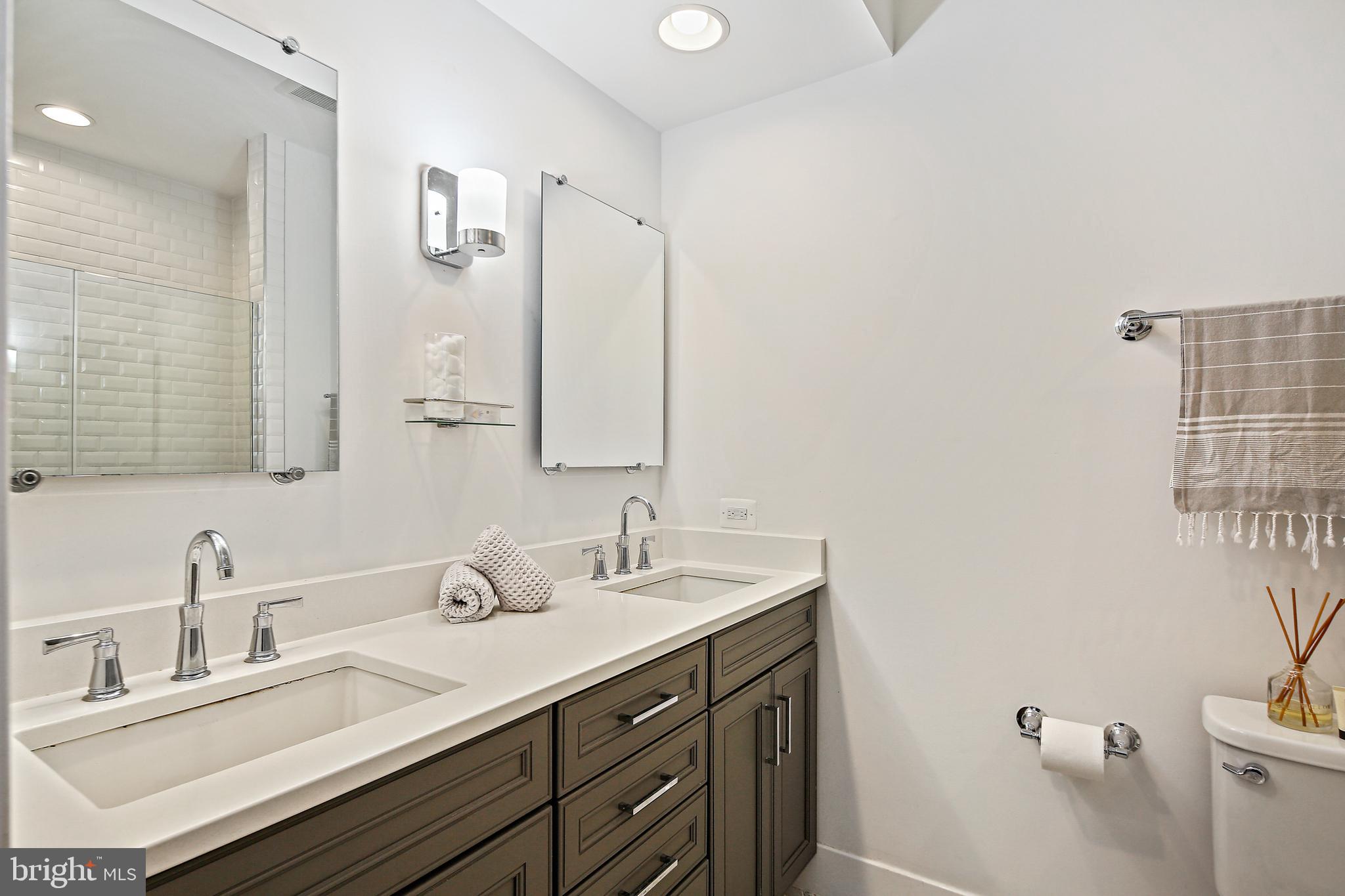 LOCUST POINT - Residential