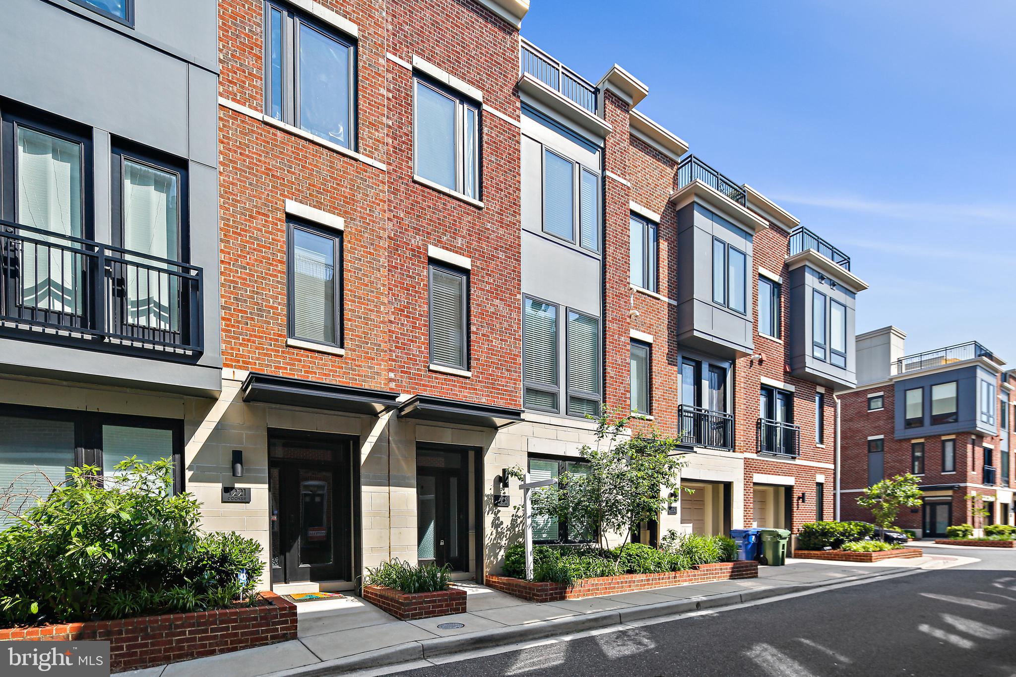 LOCUST POINT - Residential