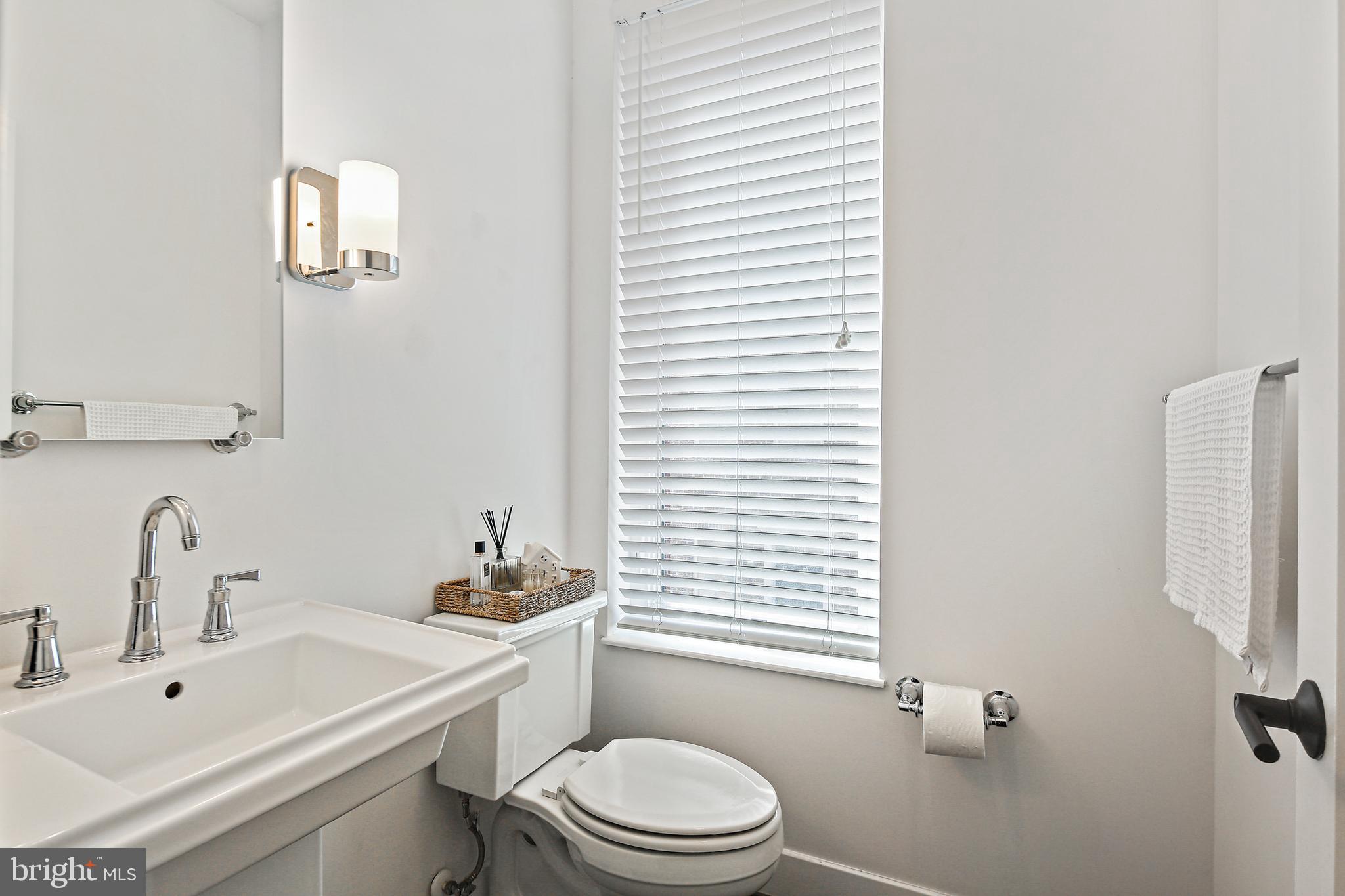 LOCUST POINT - Residential