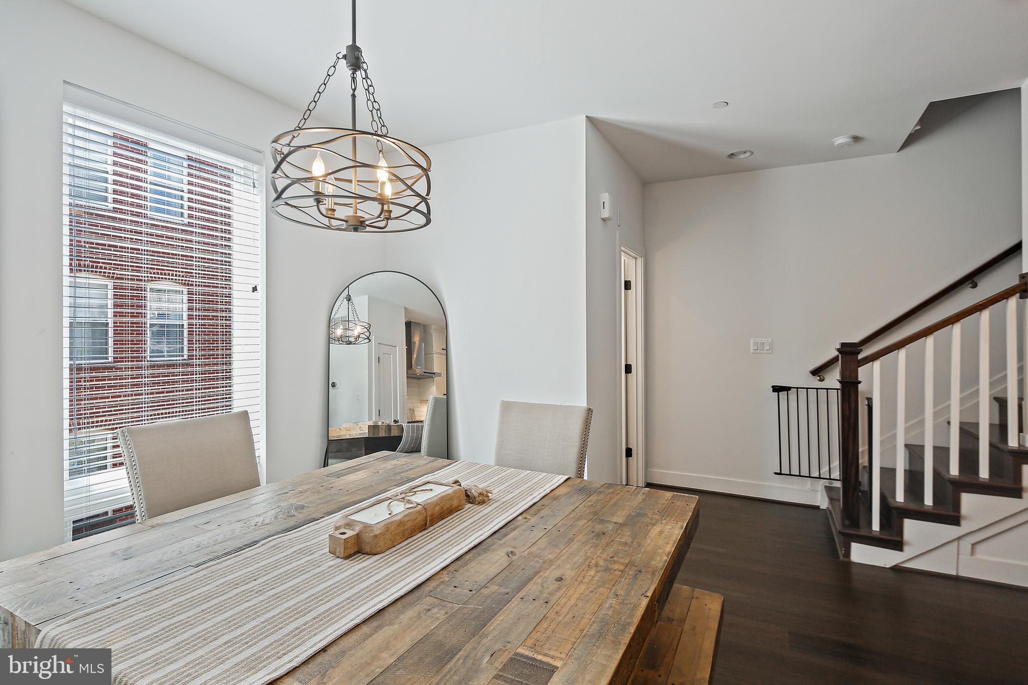 LOCUST POINT - Residential