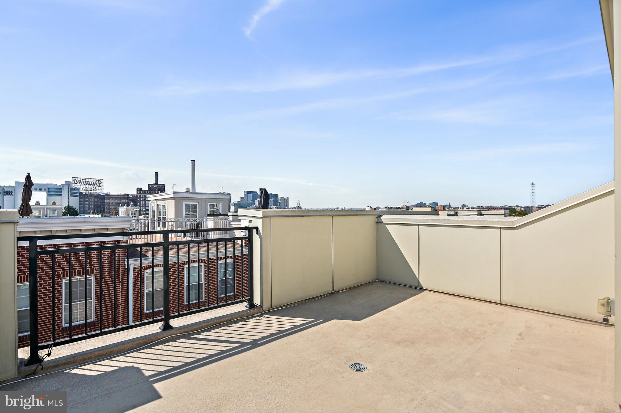 LOCUST POINT - Residential