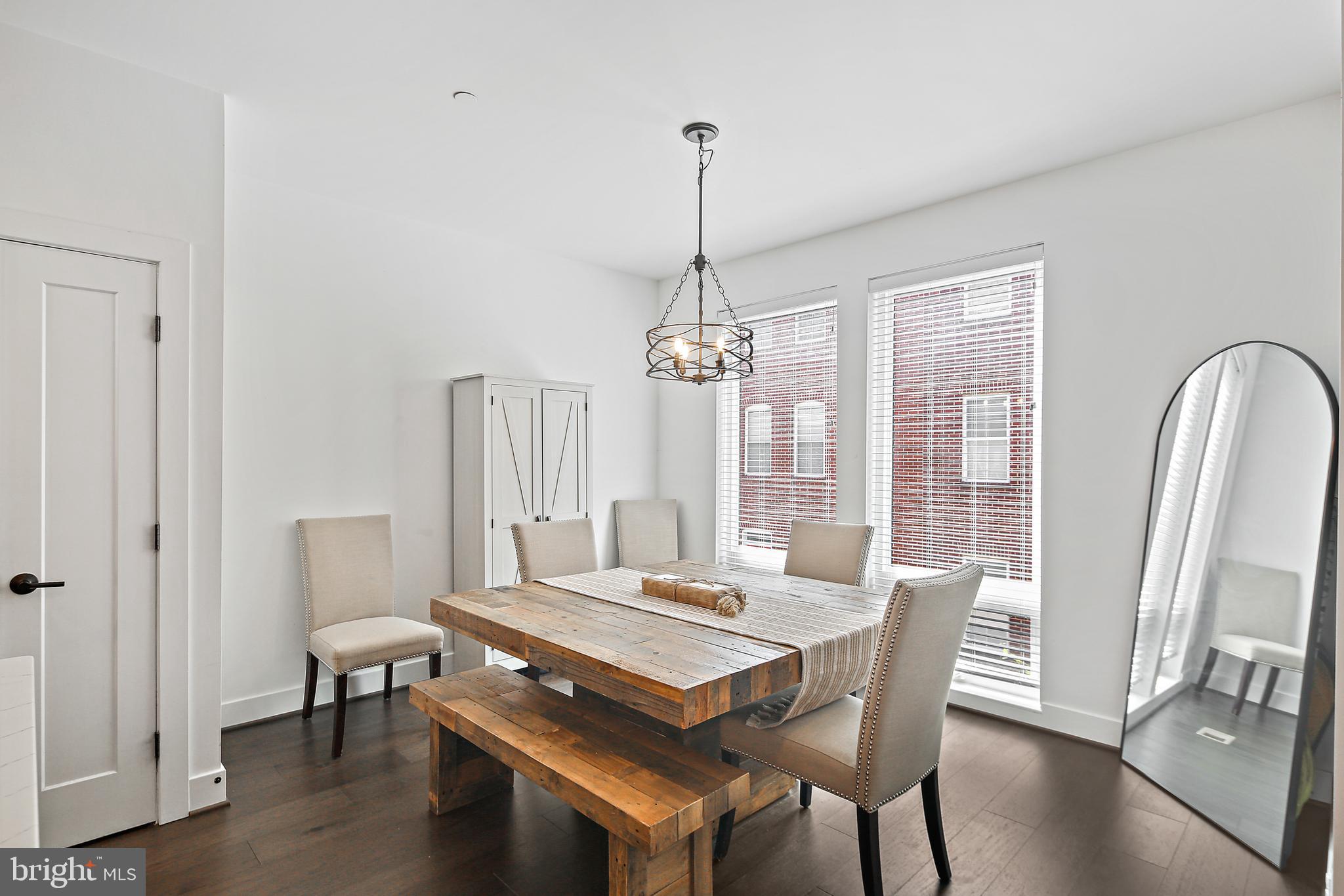 LOCUST POINT - Residential