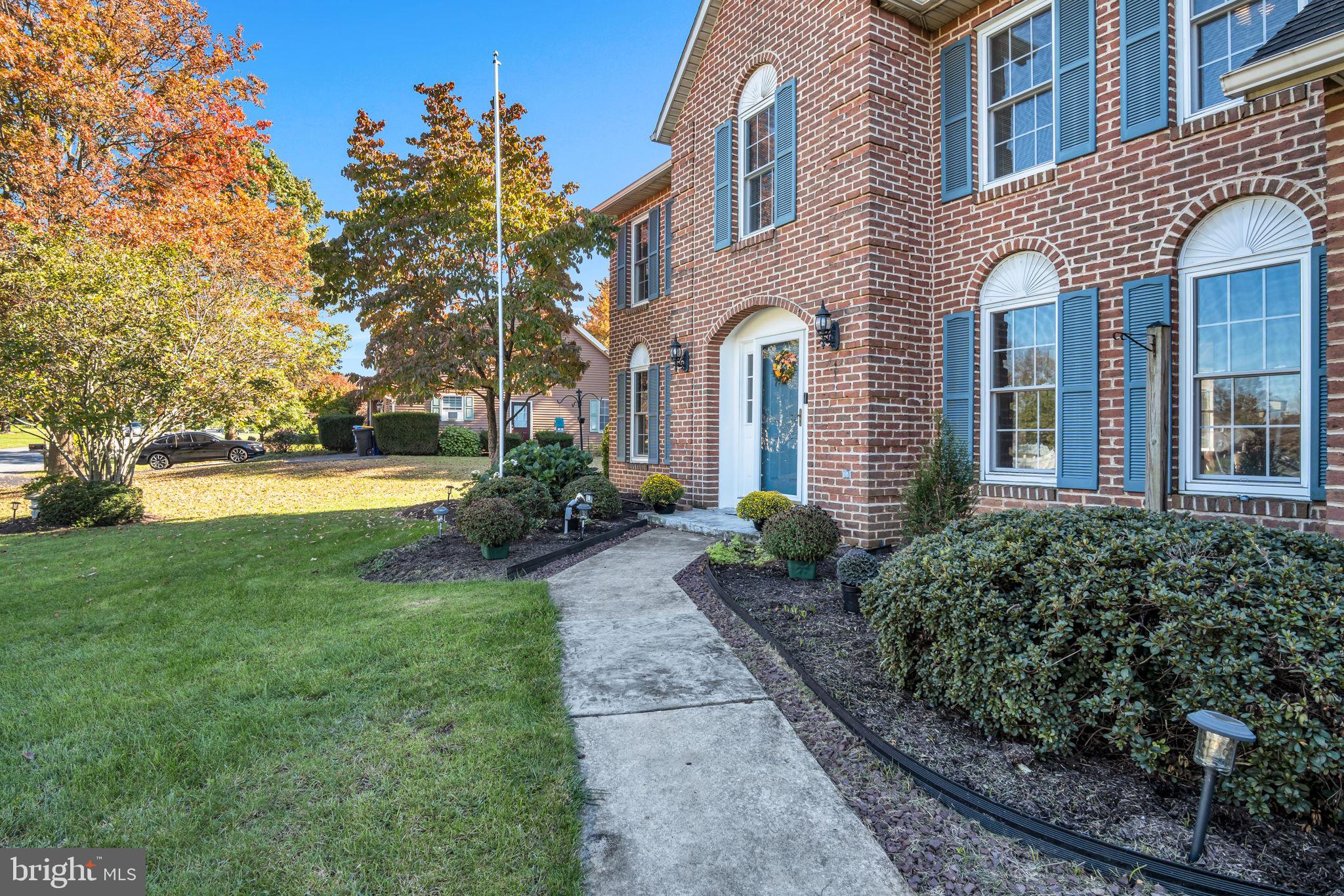 21 SURREY LANE