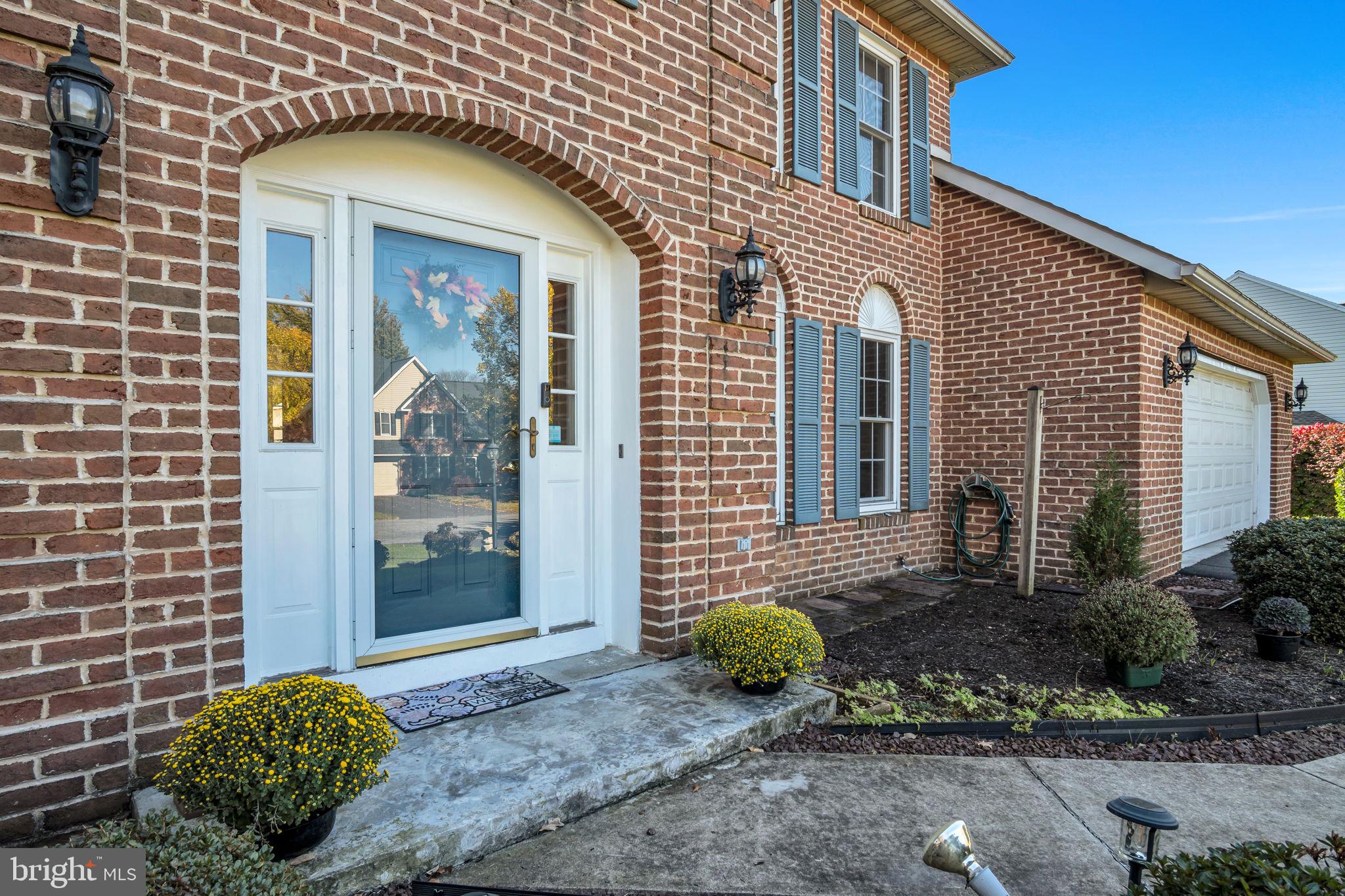 21 SURREY LANE