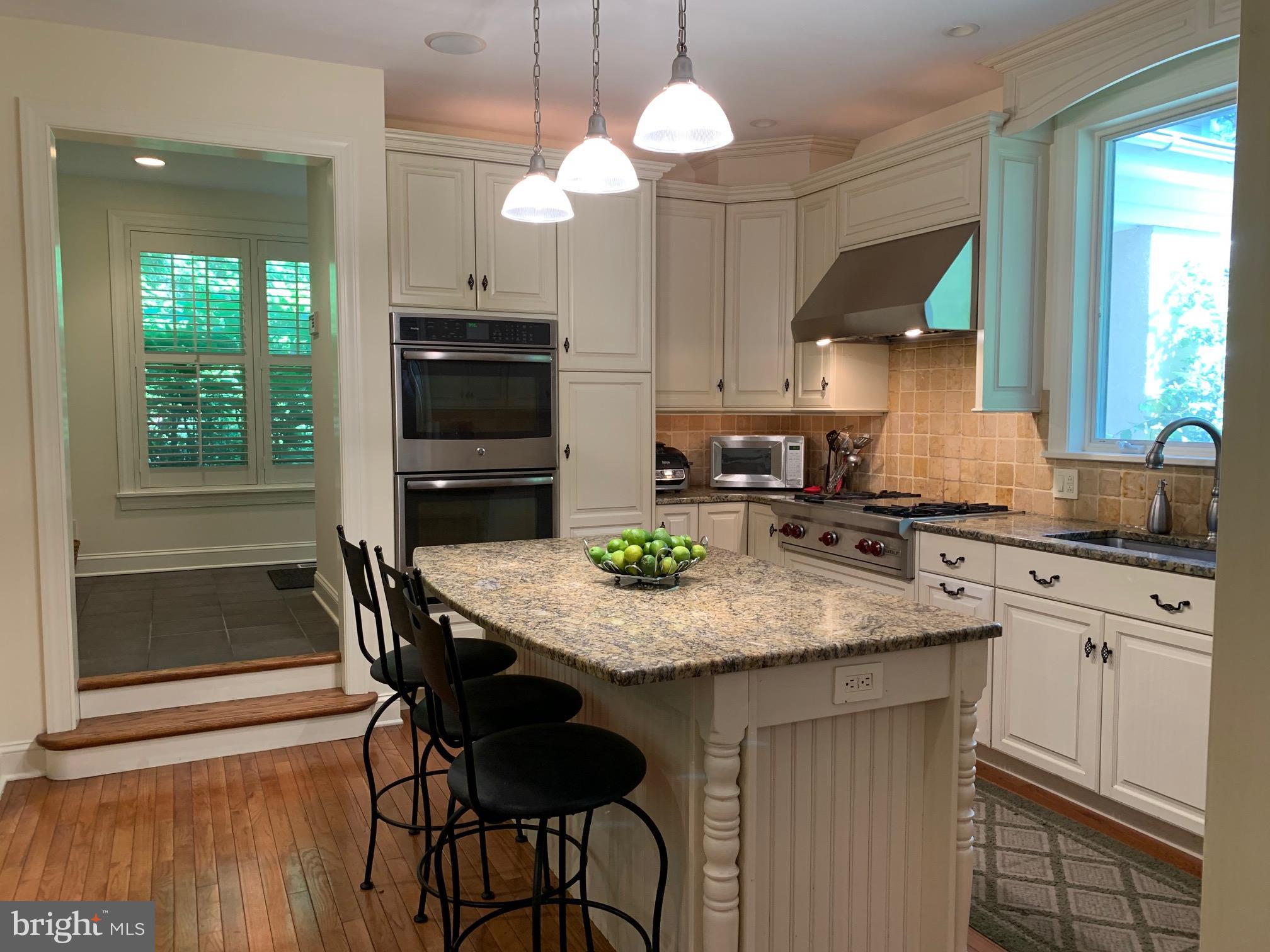 CHESTNUT HILL - Residential