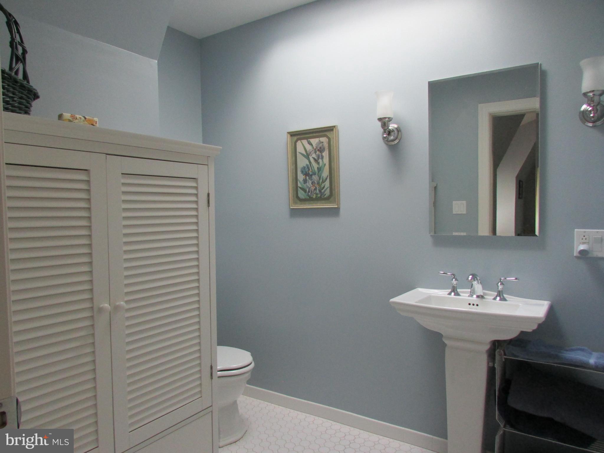 CHESTNUT HILL - Residential