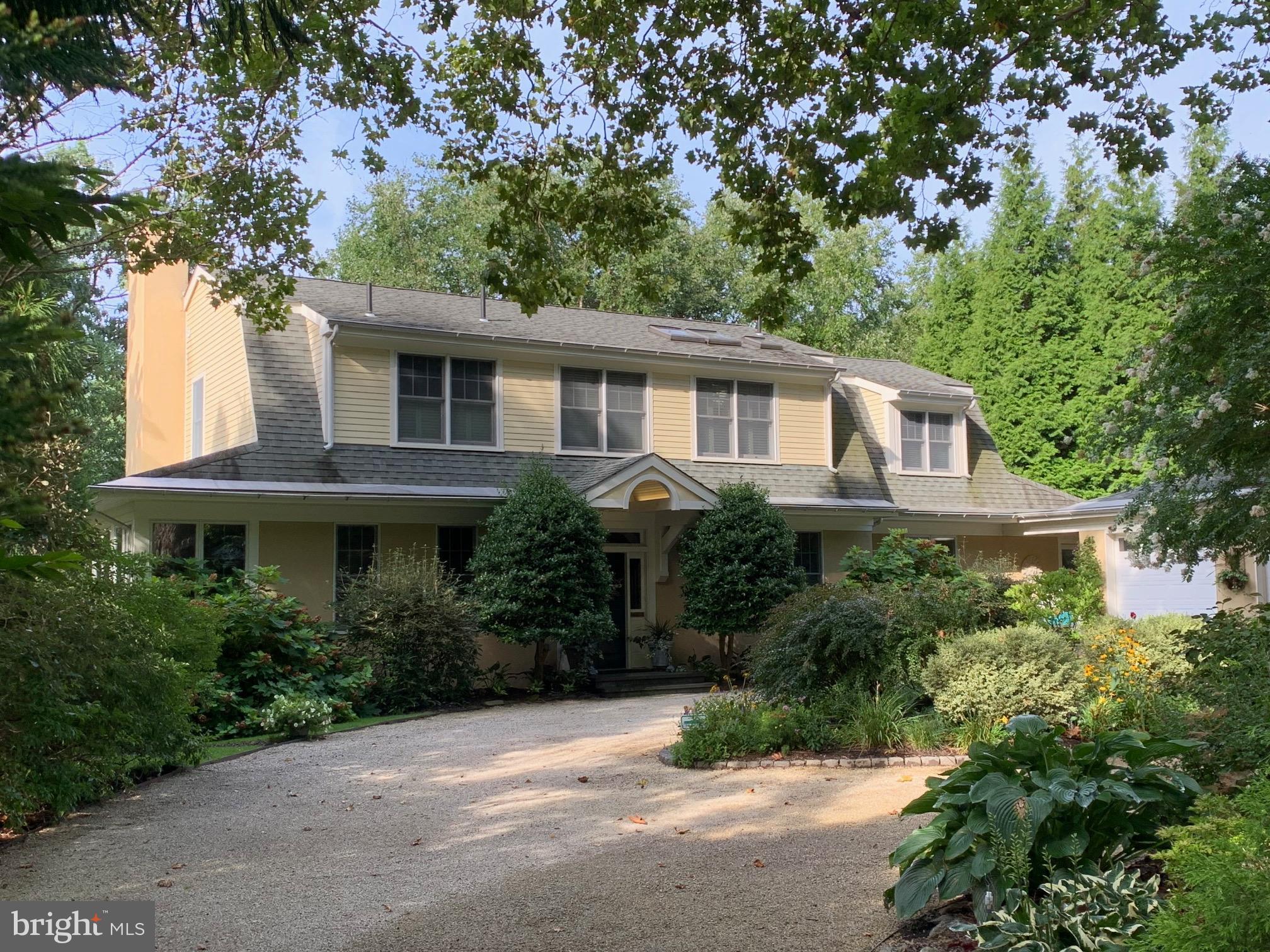 CHESTNUT HILL - Residential